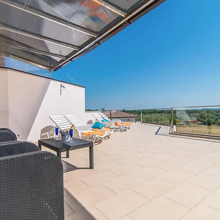 别墅 Sleeps 8 With Pool Air Con And Wifi *