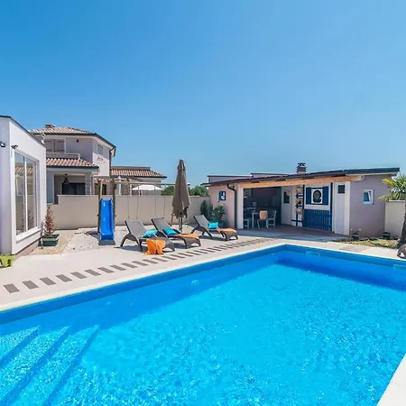 Sleeps 8 With Pool Air Con And Wifi 别墅 Galižana